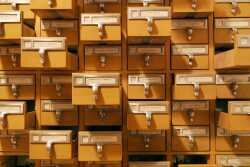 Sistema per l'organizzazione di dati - Catalogo Bibliotecario Catalogo Bibliotecario
